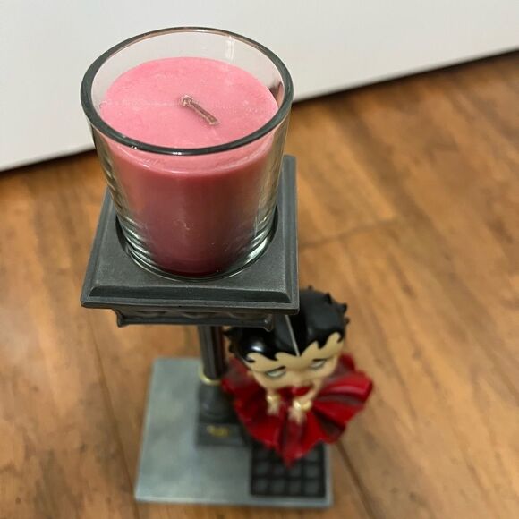 ⚡️SPRING CLEAN SALE⚡️ Betty Boop "What A Breeze" Lighted Figurine Candleholder - Picture 6 of 8